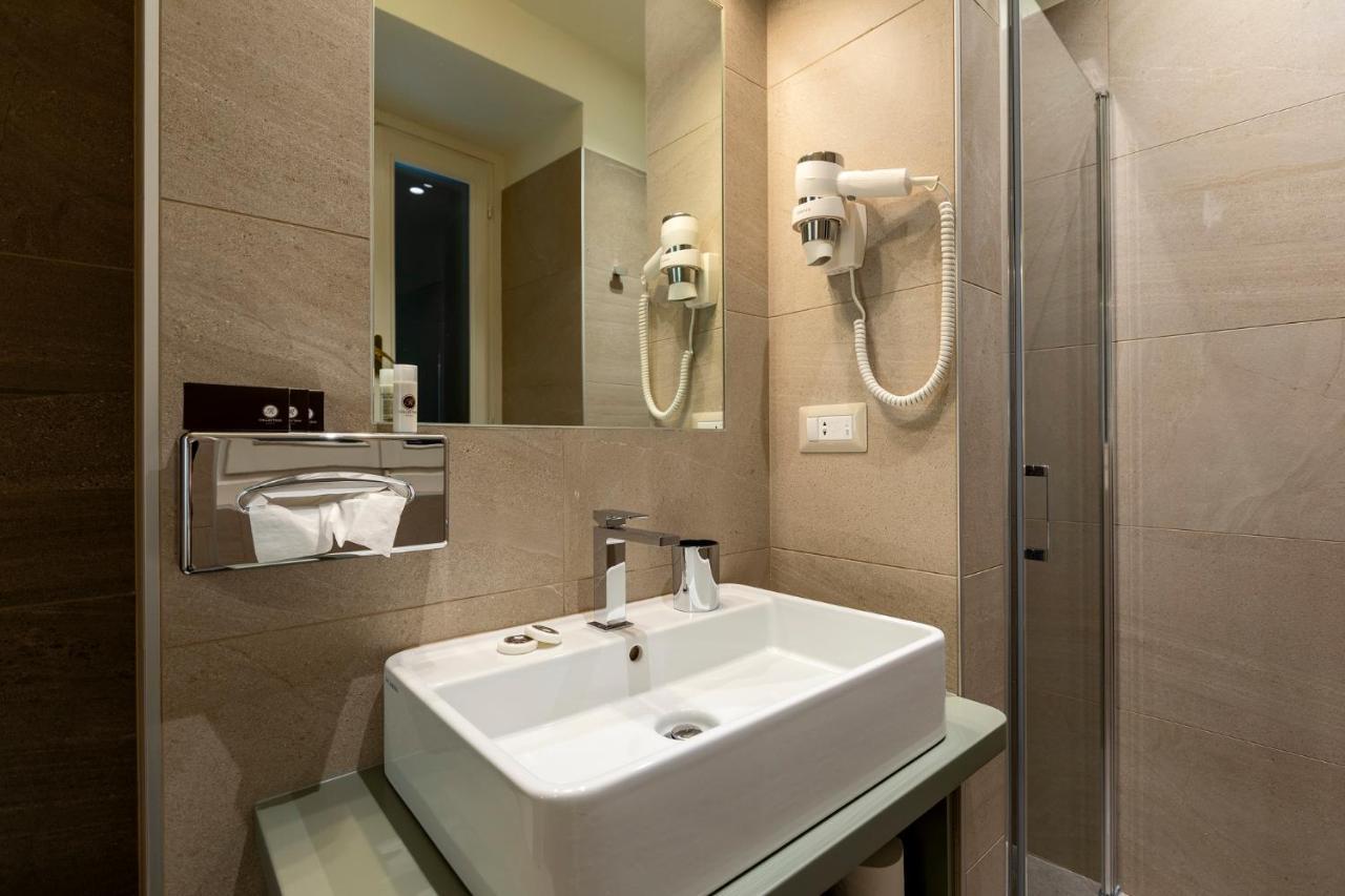 Hotel Villa Cipressi, By R Collection Hotels ヴァレンナ エクステリア 写真