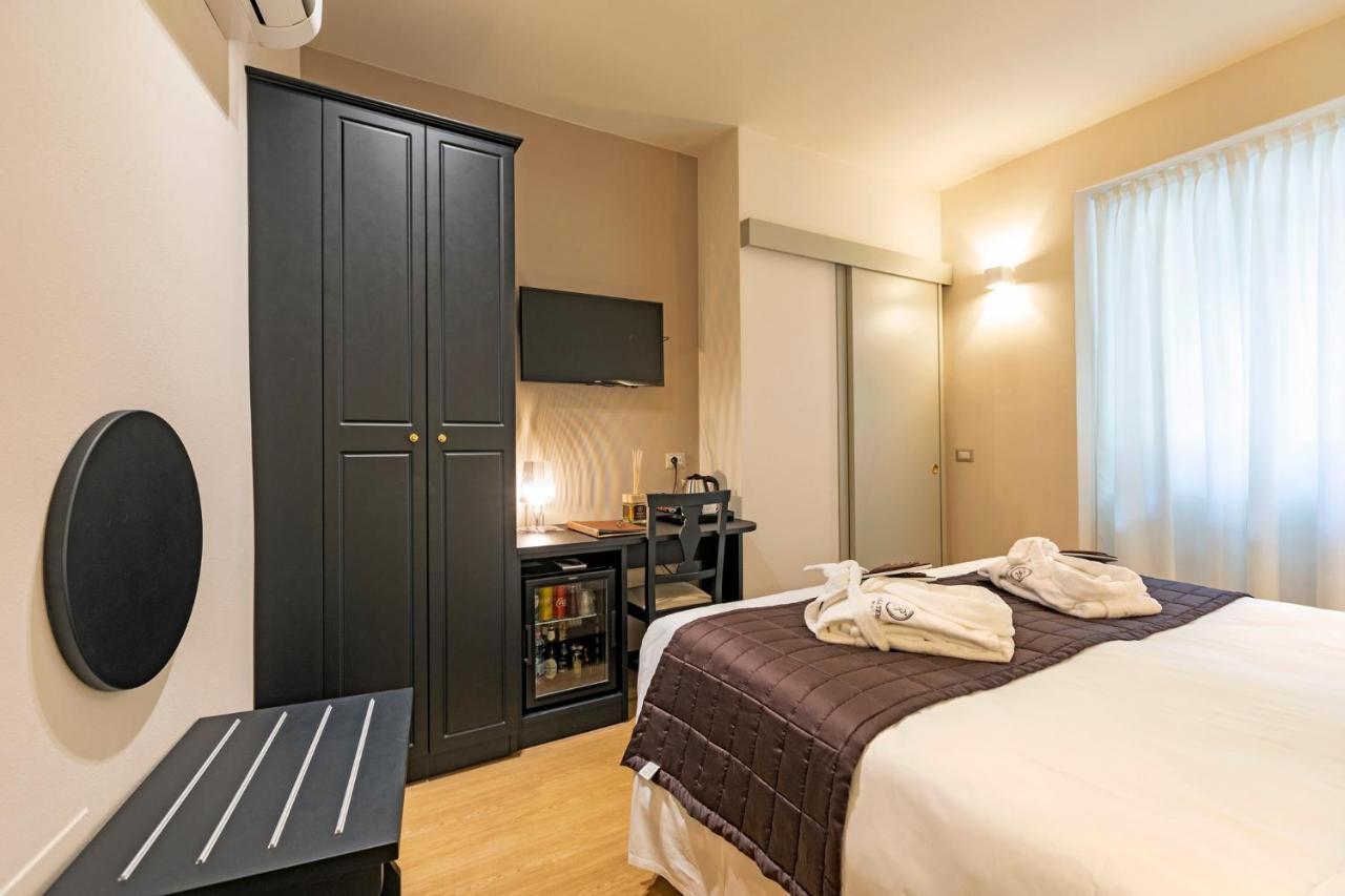 Hotel Villa Cipressi, By R Collection Hotels ヴァレンナ エクステリア 写真