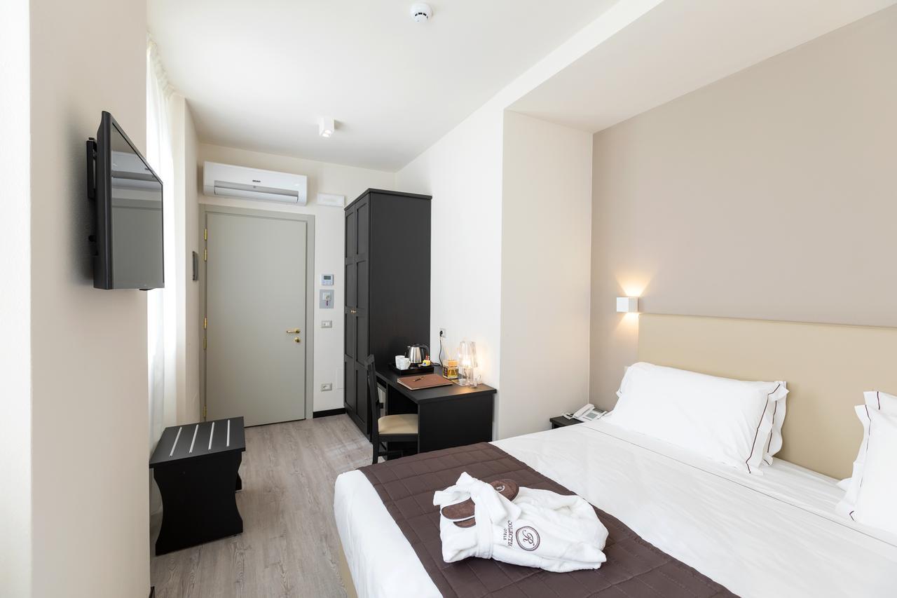 Hotel Villa Cipressi, By R Collection Hotels ヴァレンナ エクステリア 写真